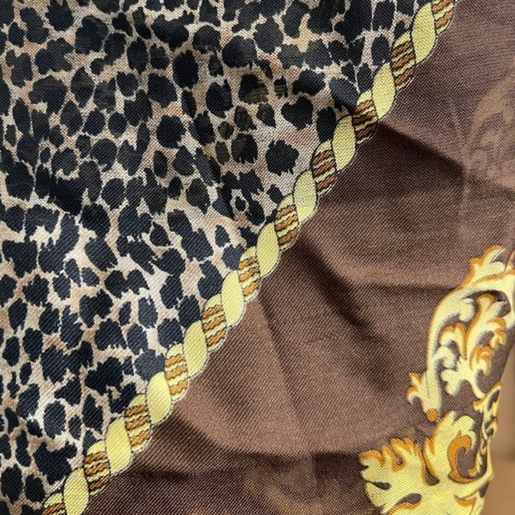 CLASSIC Scroll/Leopard Print Scarf Polyester 33” Square - Picture 5 of 6